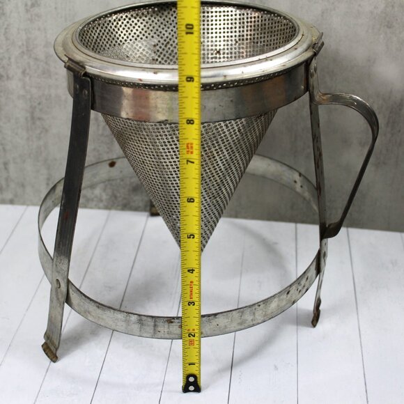 Vintage Metal Sieve Strainer in Stand - Kitchen Canning Food Mill - Picture 5 of 10